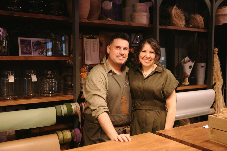 Salvador y Pamela. Dueños de la Floristería Flor de Sauco en Ponferrada